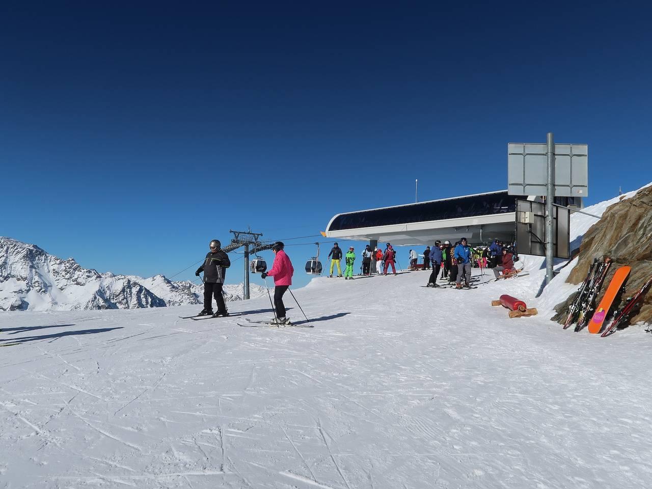 Vakantiehuis met binnenzwembad en zwembad in Saas-Balen, Walliser Alpen, Zwitserland voor 6 personen foto 23