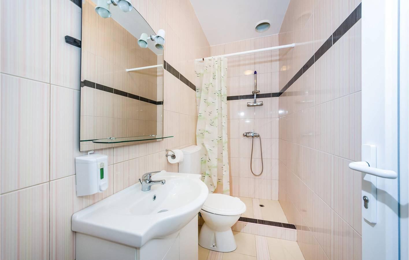 Modern appartement met zwembad, keuken, wifi en parkeergelegenheid in Pakoštane, Zadar, Kroatië voor 2 personen foto 22