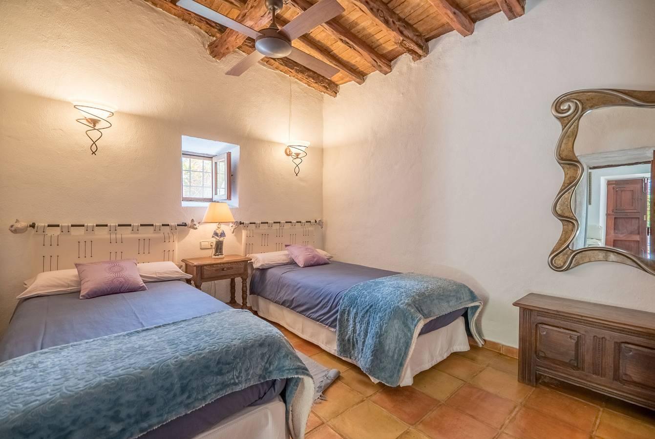 Vakantiehuis met privézwembad en jacuzzi in Ibiza, Spanje voor 10 personen foto 20