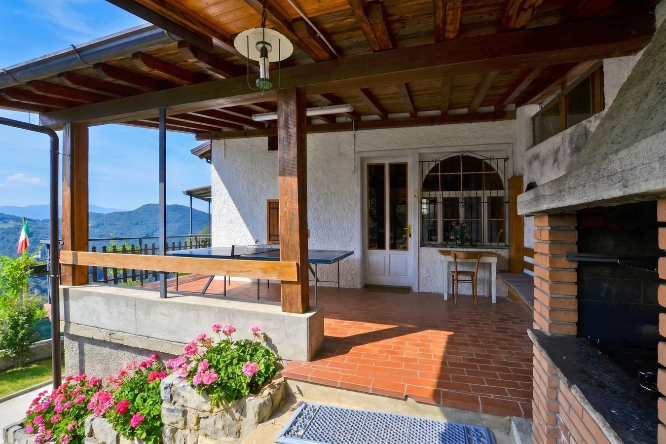 Casa Busso in Gemeente Esino Lario, Westelijke Bergamo-Alpen, Italië voor 6 personen foto 25