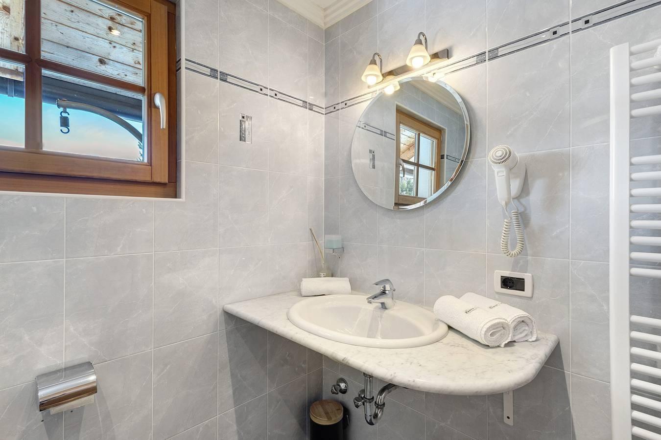Appartement 'Ciasa Mirio Mirio' met Uitzicht op de Bergen, Balkon & Wifi in Rumestluns, La Val, Italië voor 4 personen foto 21