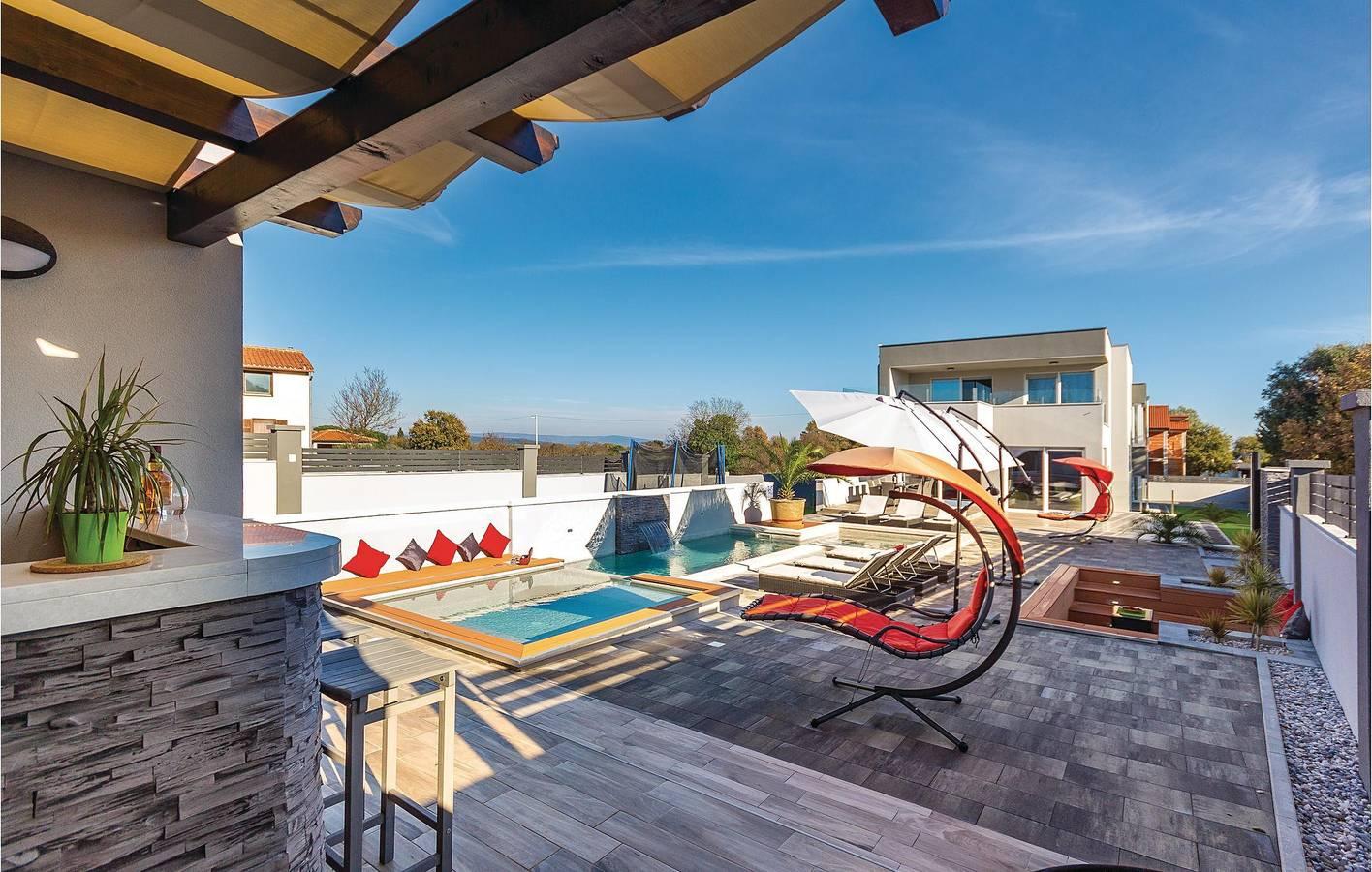 Stijlvol appartement met zwembad, wifi en terras vlak in Sisan, Zuidkust Istrië, Kroatië voor 10 personen foto 19
