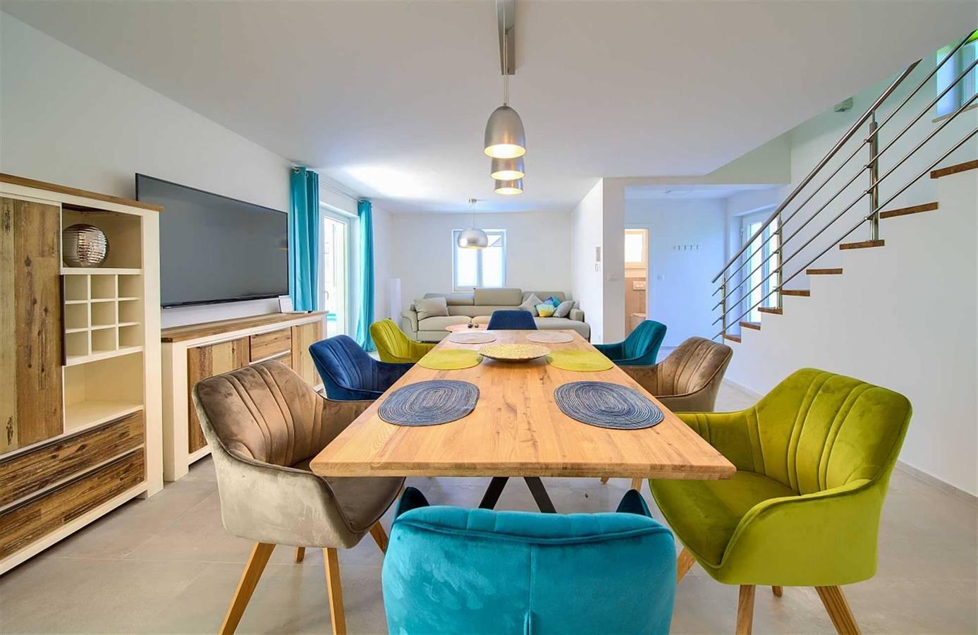 Villa met balkon/terras in Rasopasno, Dobrinj, Kroatië voor 8 personen foto 24