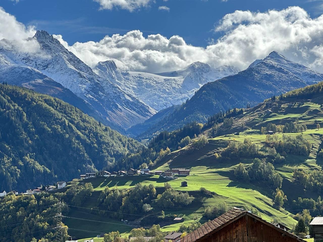Vakantieappartement met binnenzwembad en zwembad in Disentis, Surselva, Zwitserland voor 4 personen foto 5