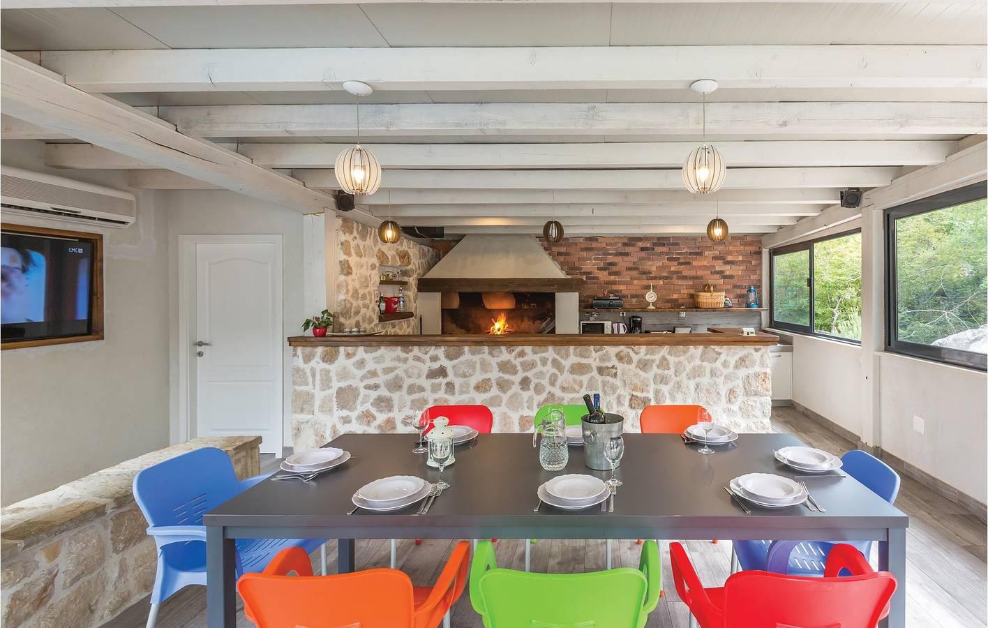 Ruim appartement met zwembad, wifi en terras in Makarska Riviera, Kroatië voor 15 personen foto 19