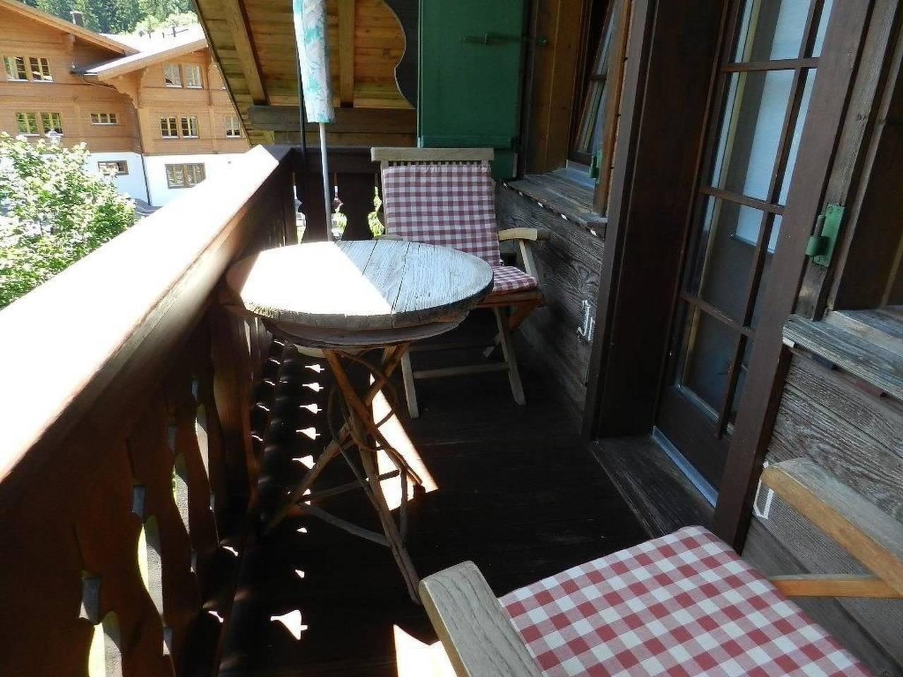 Im Wiesengrund in Gstaad, Saanen, Zwitserland voor 4 personen foto 4