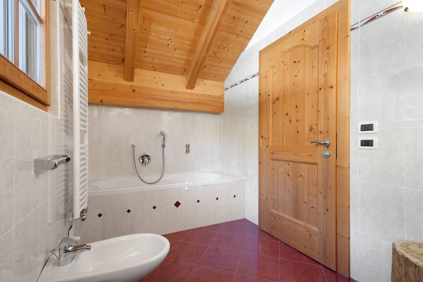 Appartement 'Ciasa Mirio Mirio' met Uitzicht op de Bergen, Balkon & Wifi in Rumestluns, La Val, Italië voor 4 personen foto 20