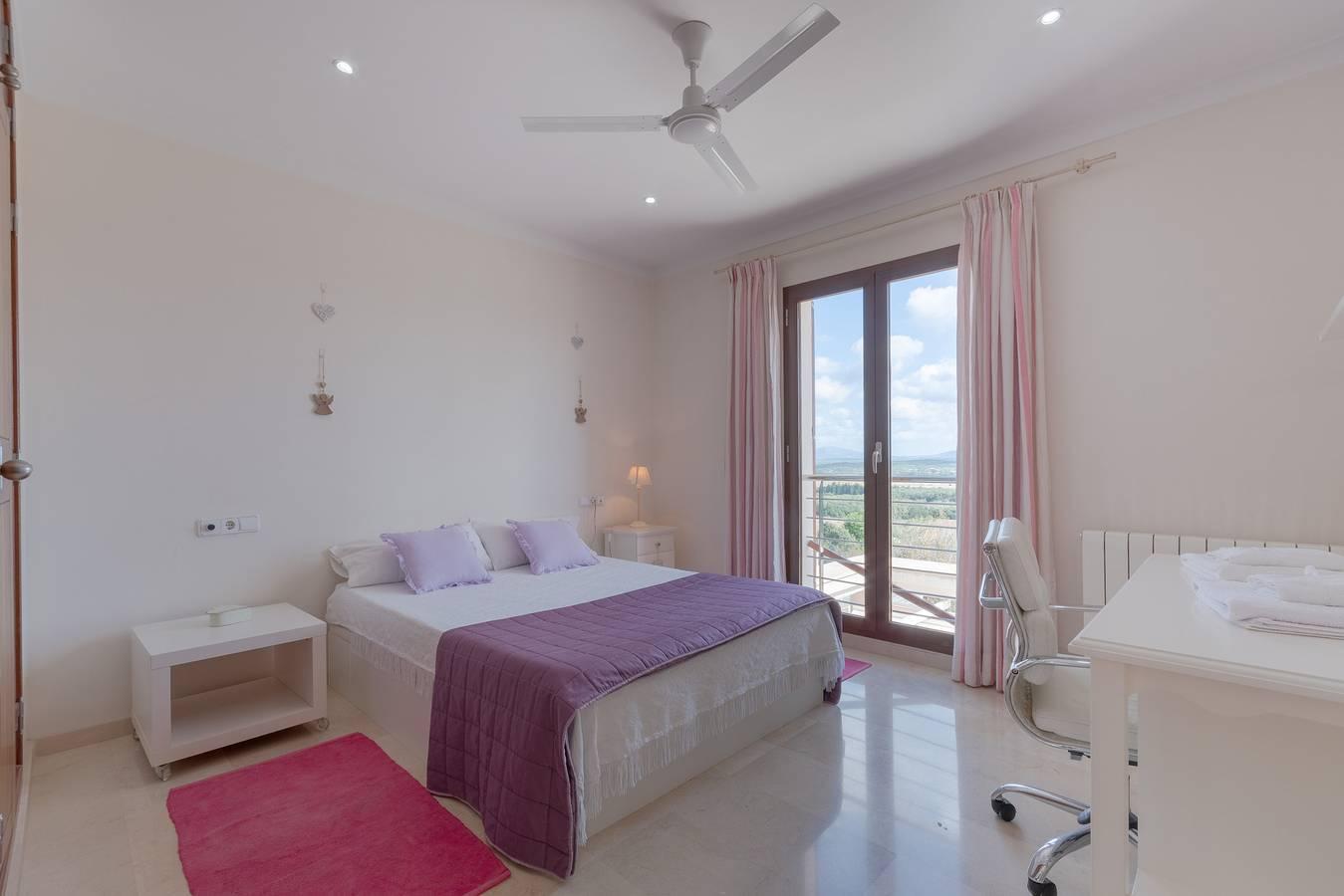 Villa met balkon in Maria de la Salut, Mallorca Binnenland, Spanje voor 8 personen foto 24