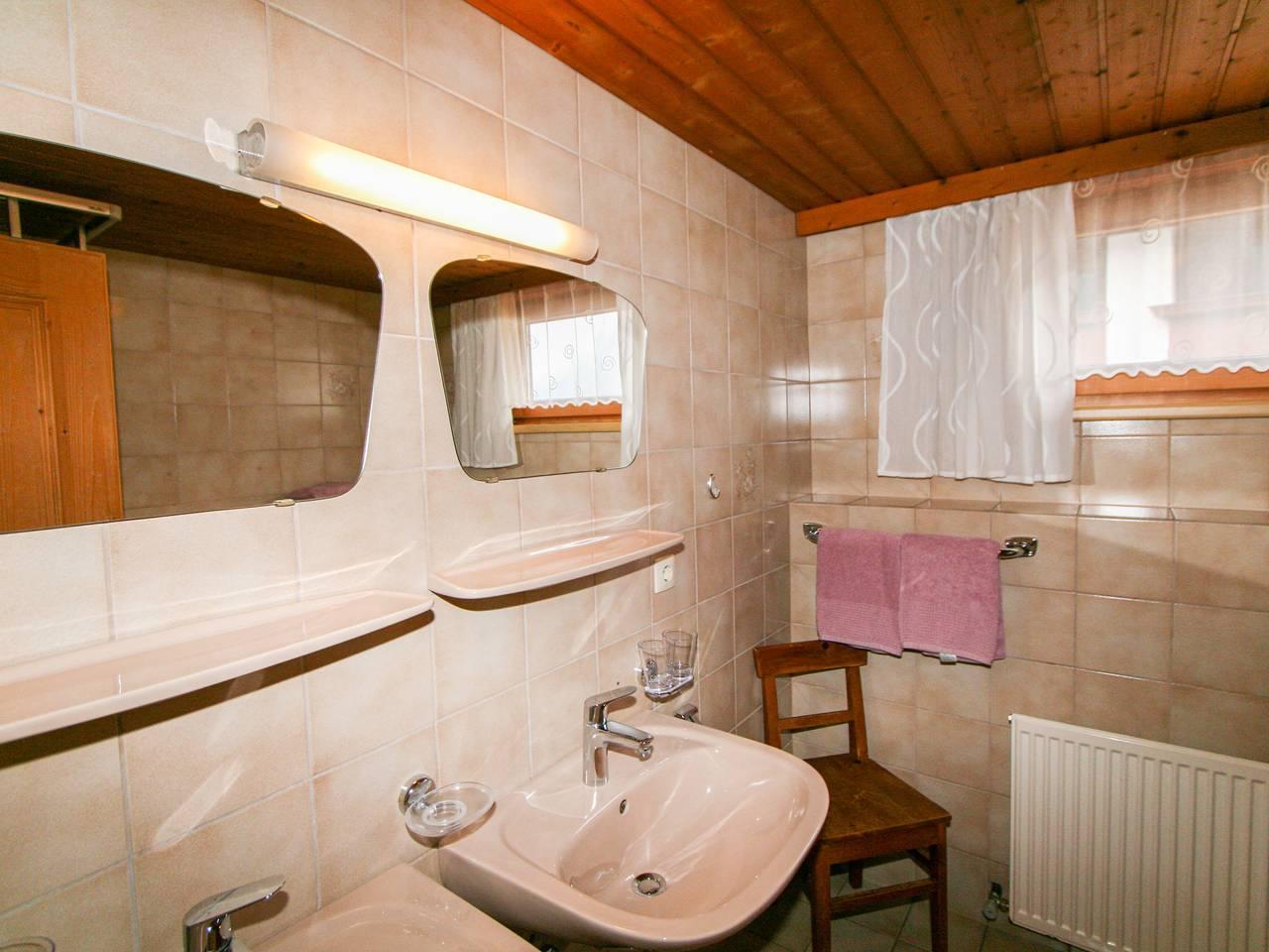 Sonnenheim met 2 slaapkamers en binnenzwembad in Mayrhofen, Zillertaler Alpen, Oostenrijk voor 4 personen foto 16