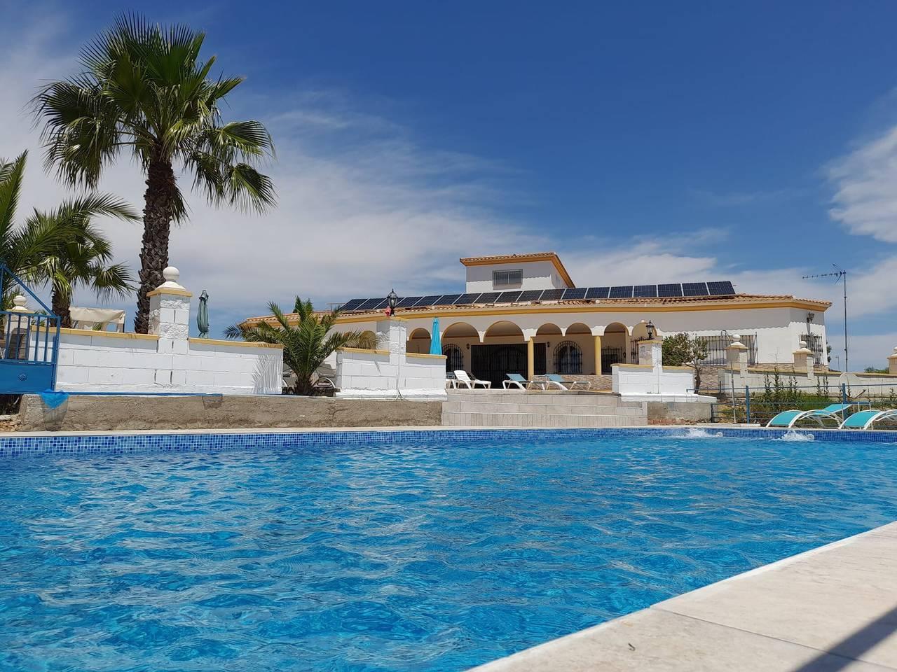 Vakantiehuis in Lora del Río, Spanje voor 14 personen
