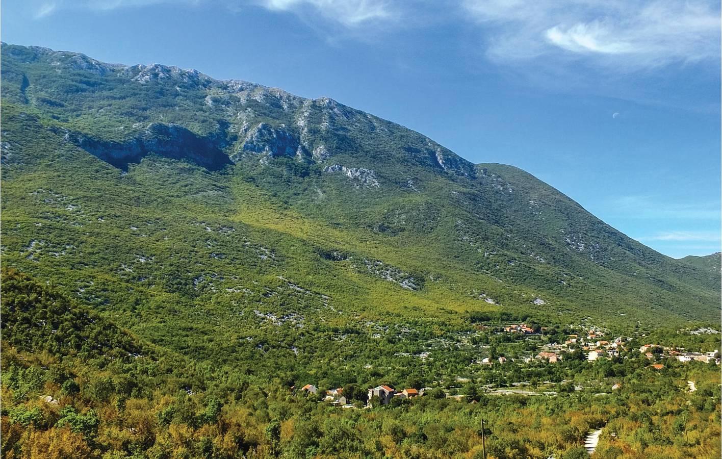 Ruim appartement met zwembad, wifi en terras in Makarska Riviera, Kroatië voor 15 personen foto 20