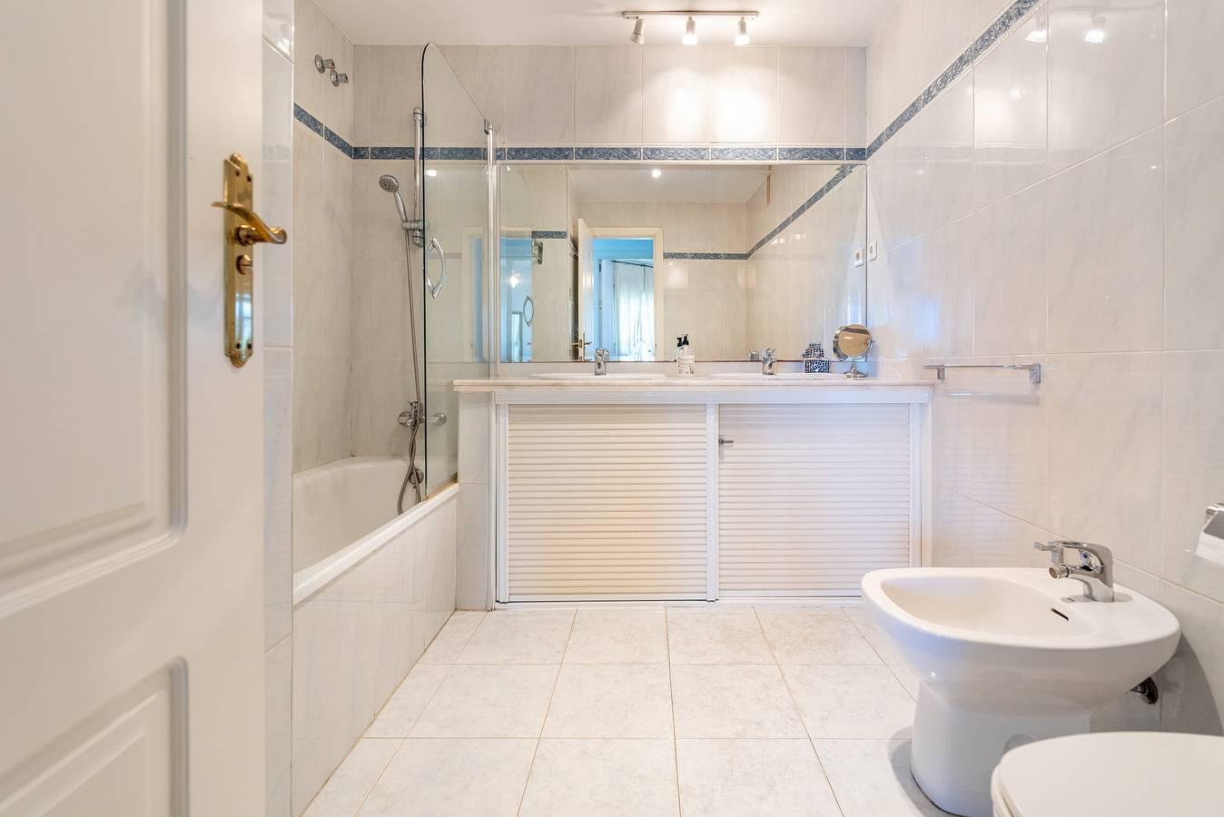 Appartement 'Costa Lago Playa' met zeezicht, wifi in Playa Los Álamos, Torremolinos, Spanje voor 5 personen foto 23