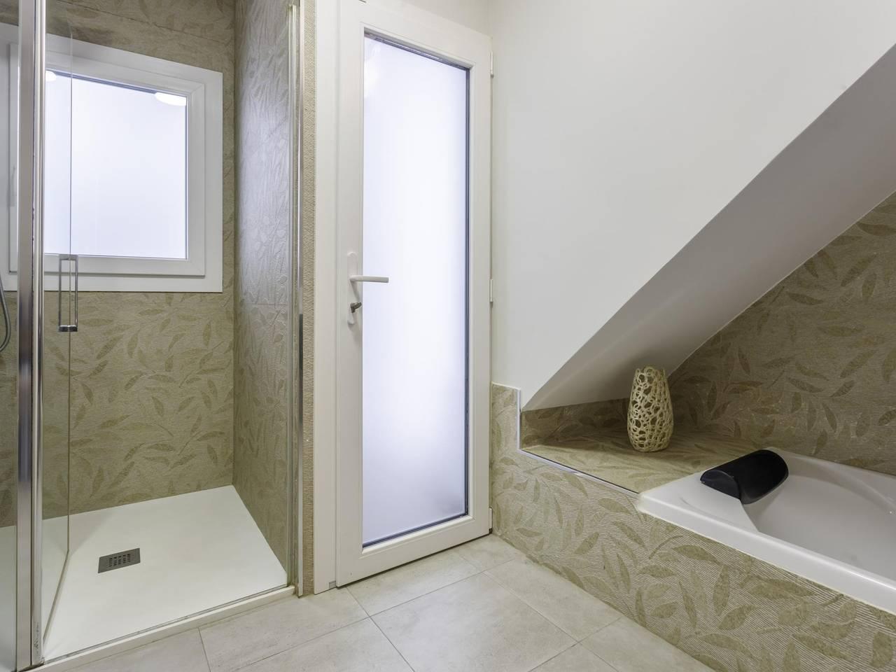Vakantiehuis met balkon/terras en 220 m², 5 slaapkamers en 4 badkamers in Sitges, Garraf, Spanje voor 10 personen foto 24