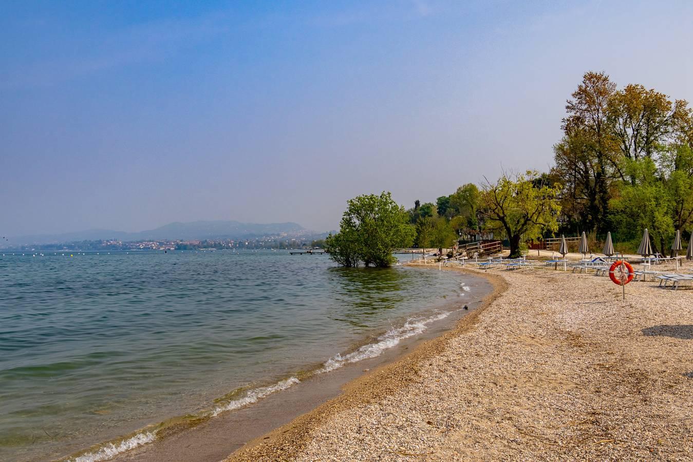 Vakantiewoning met balkon en airconditioning in Lazise, Garda Bergen, Italië voor 6 personen foto 23