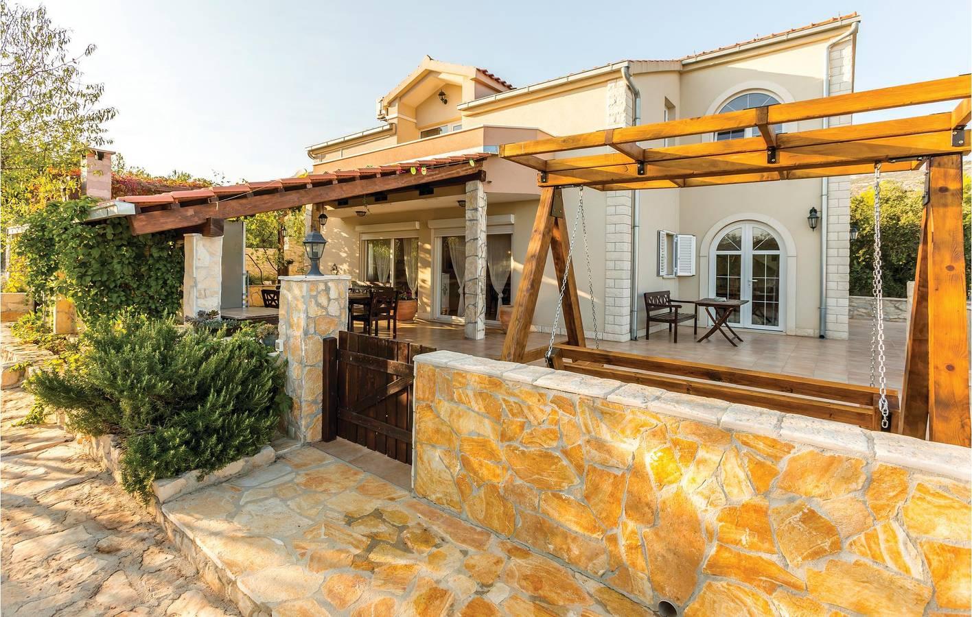 Gezellig appartement met 2 slaapkamers, zwembad en wifi in Kaštela, Dalmatië vasteland, Kroatië voor 8 personen foto 22