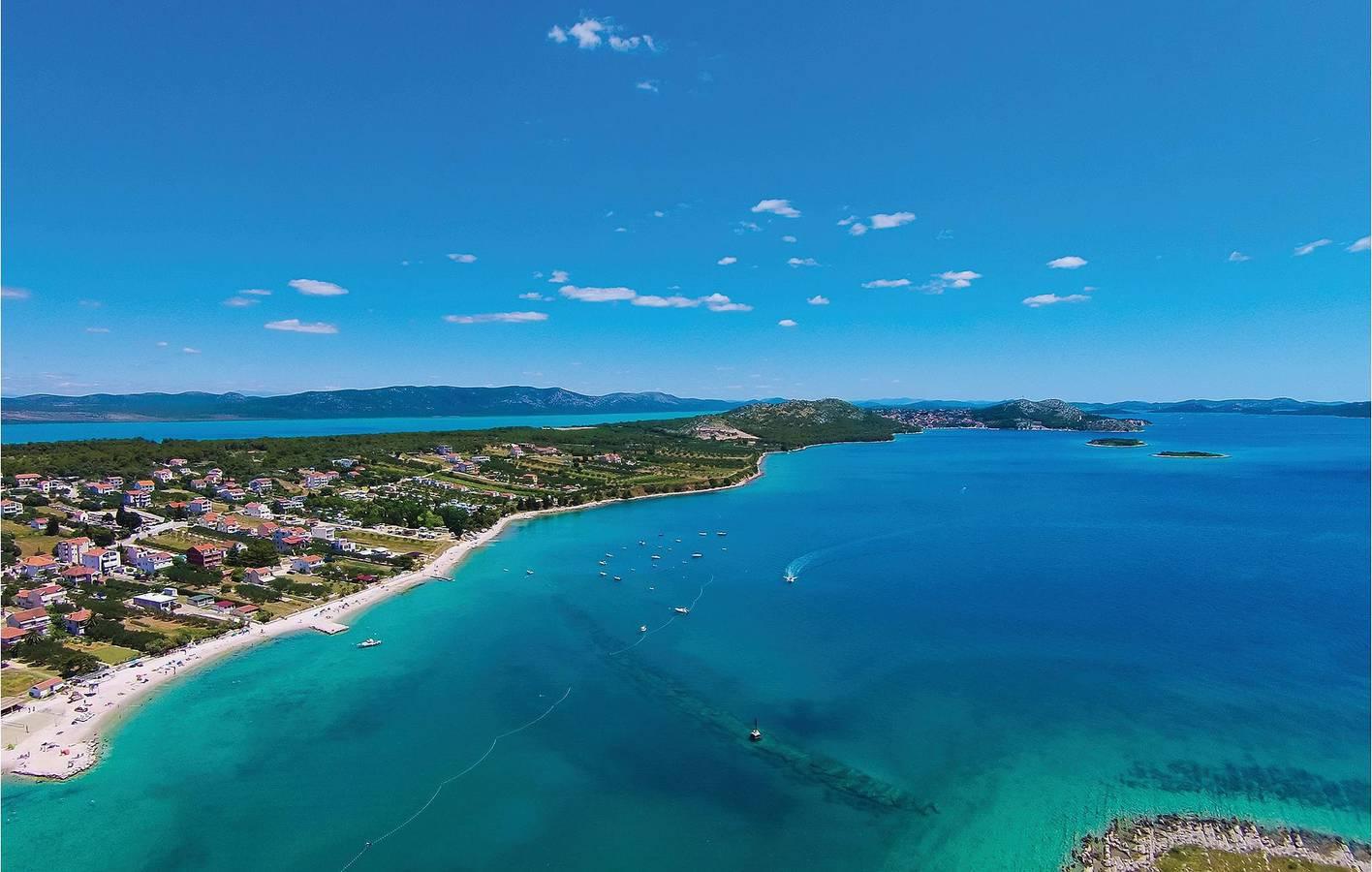 Gezellig appartement met terras, op 1,5 km van het strand van Pod in Pakoštane, Zadar, Kroatië voor 4 personen foto 24