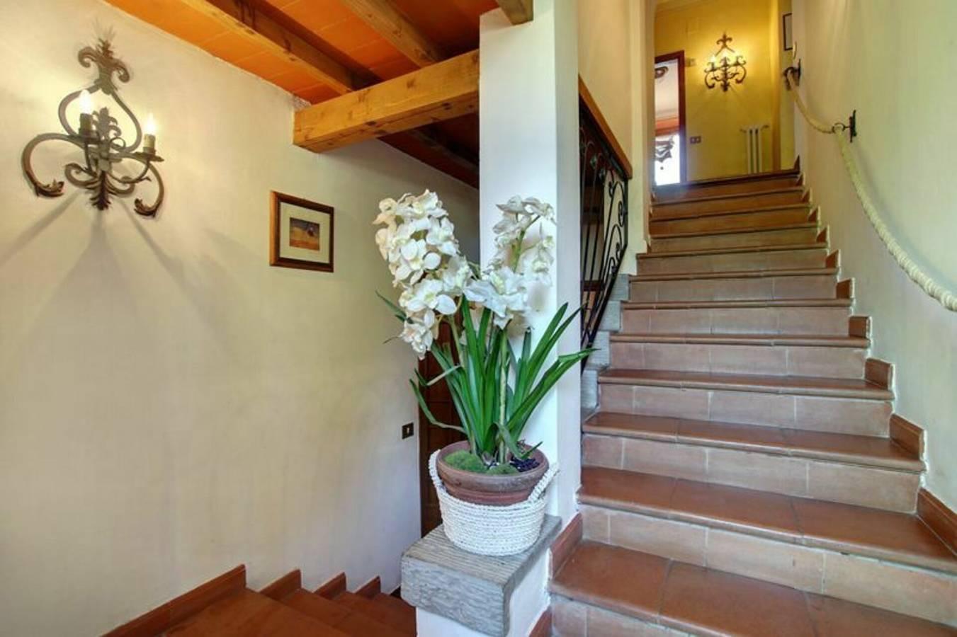 Villa Acacia in Reggello, Valdarno, Italië voor 12 personen foto 20
