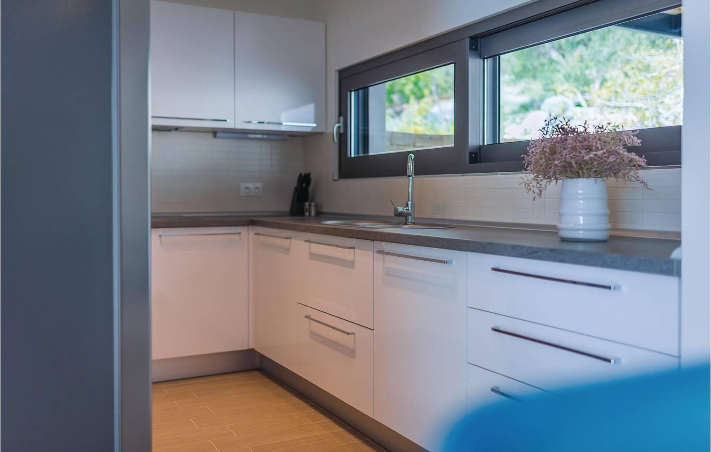 Charmant appartement met 2 slaapkamers, zwembad en terras vlak in Raslina, Šibenik-Knin, Kroatië voor 12 personen foto 24