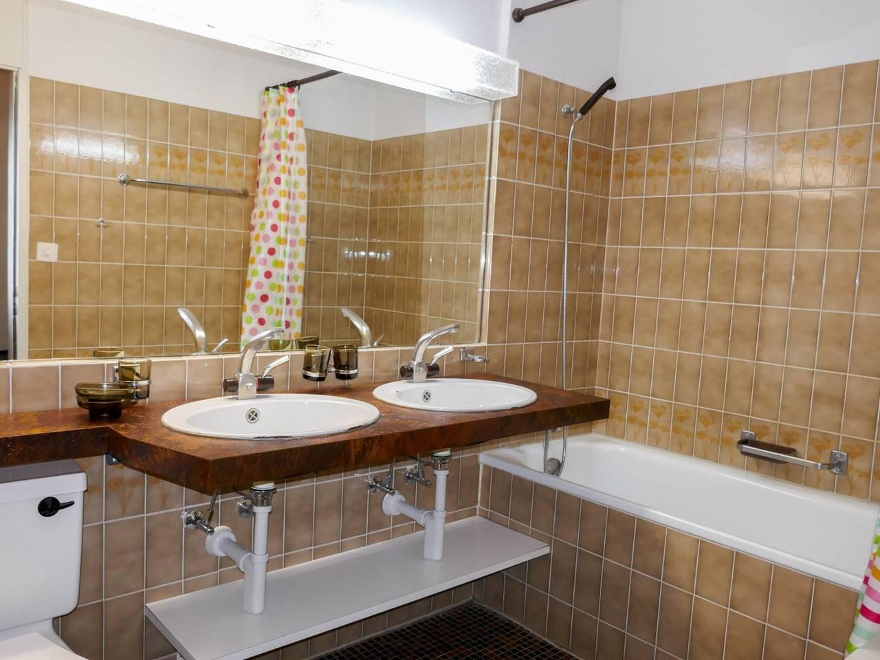 Allod Park Haus C met 2 slaapkamers en binnenzwembad in Davos Platz 1, Davos, Zwitserland voor 5 personen foto 9