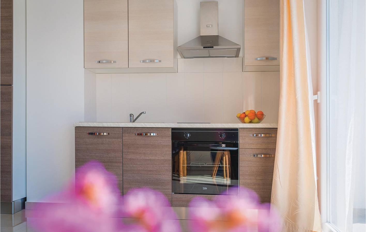 Gezellig appartement met 2 slaapkamers, uitzicht op zee, zwembad in Rogoznica, Šibenik-Knin, Kroatië voor 12 personen foto 23
