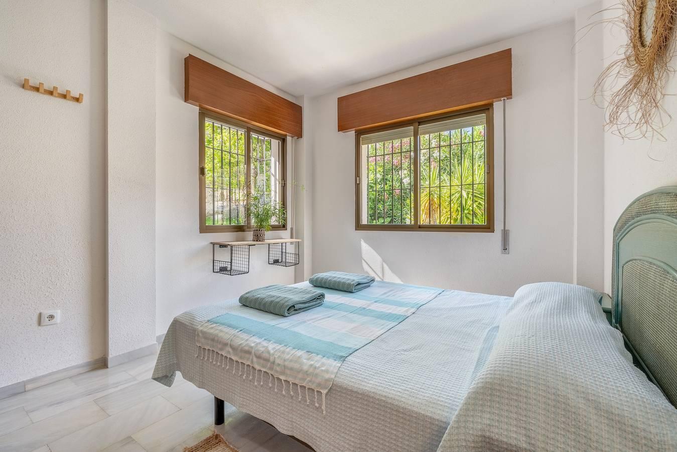 Villa Andaluza met zeezicht, zwembad, tuin & Wi-Fi in Curumbico, Almuñecar, Spanje voor 6 personen foto 20