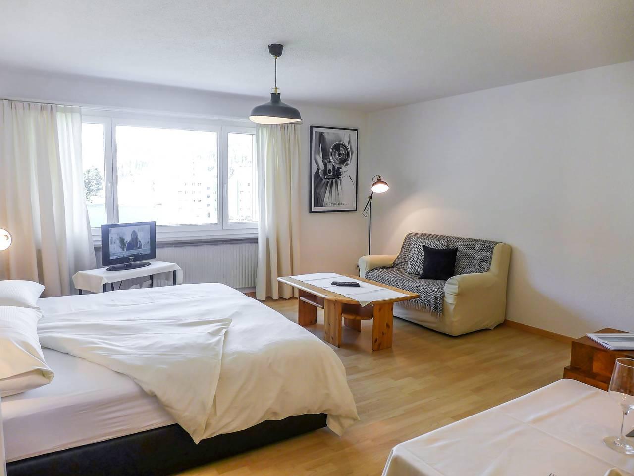 Chesa Ova Cotschna 303 in St. Moritz 3 Bad, Sankt Moritz, Zwitserland voor 2 personen foto 8