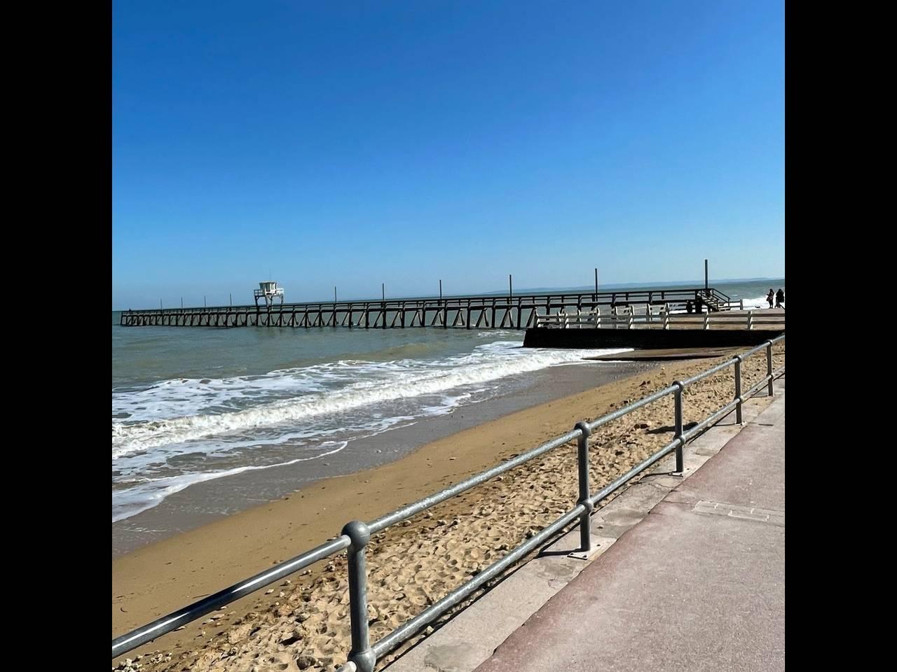 Vakantiehuis met ligging bij zee en speeltuin in Luc-sur-Mer, Frankrijk voor 10 personen foto 20