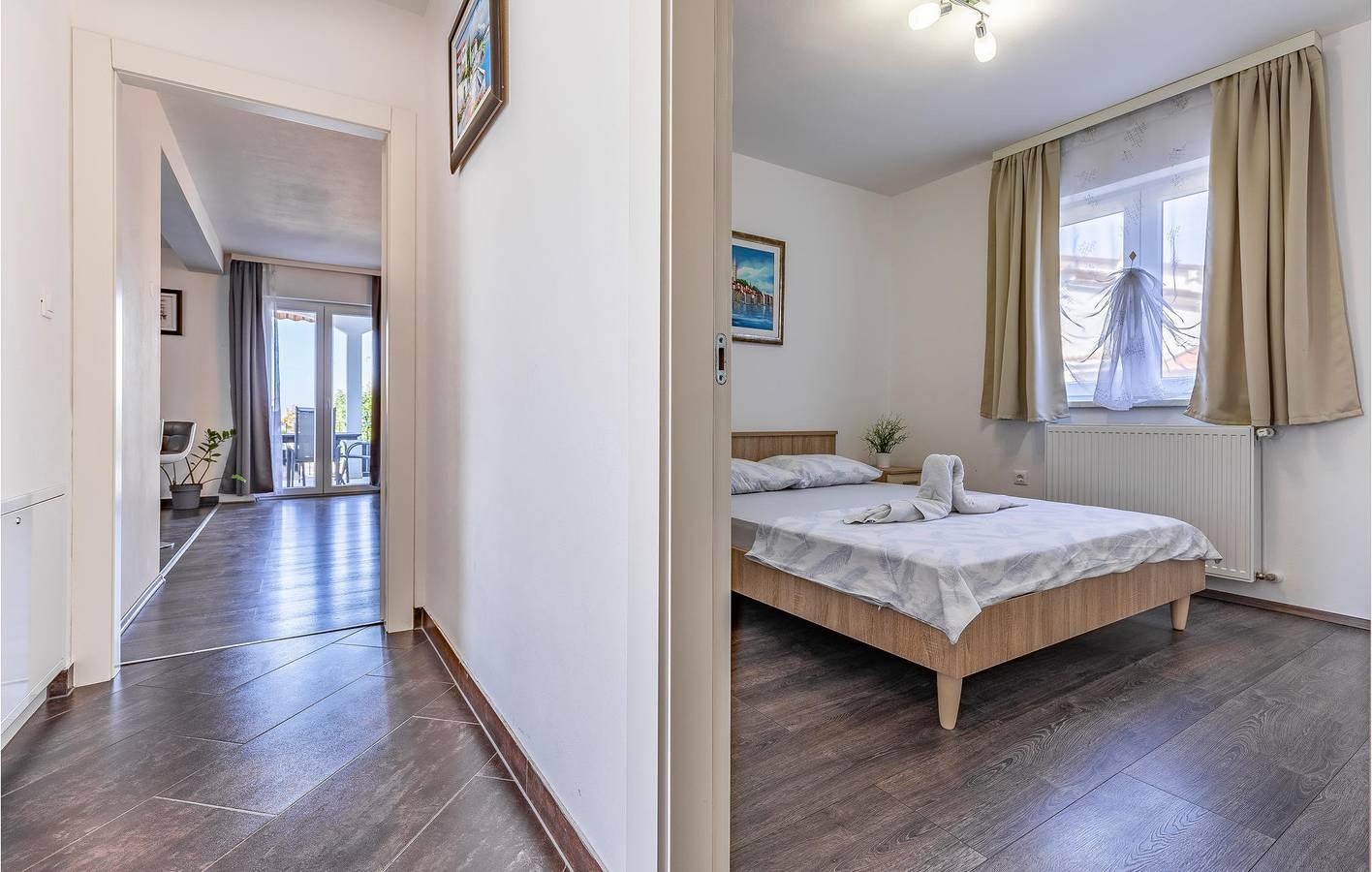 Stijlvol appartement met 2 slaapkamers, zwembad, terras en wifi in Pula-Medulin, Pula, Kroatië voor 6 personen foto 21