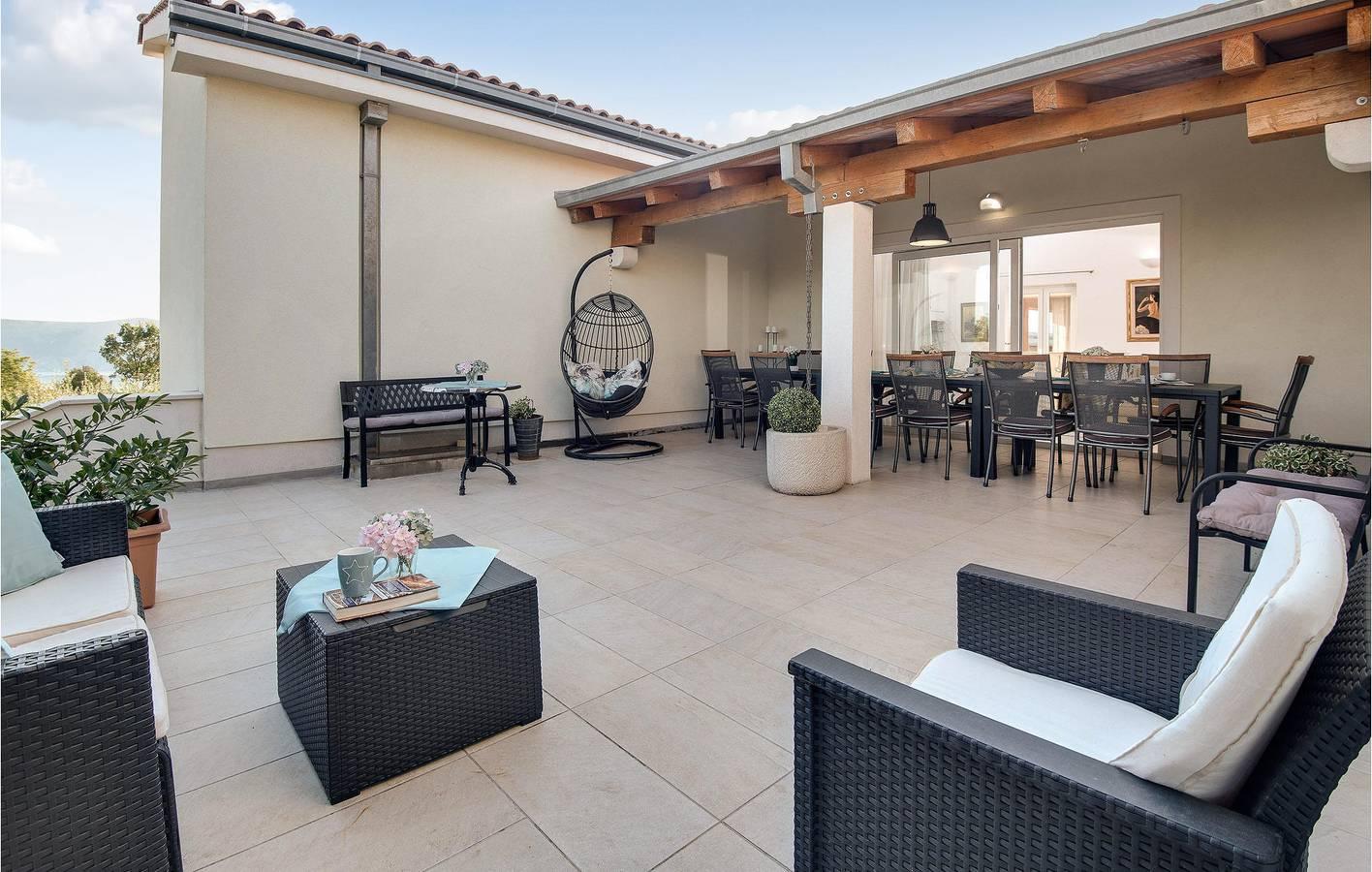 Gezellig appartement vlak bij het strand met zwembad, wifi in Linardici, Krk, Kroatië voor 16 personen foto 19