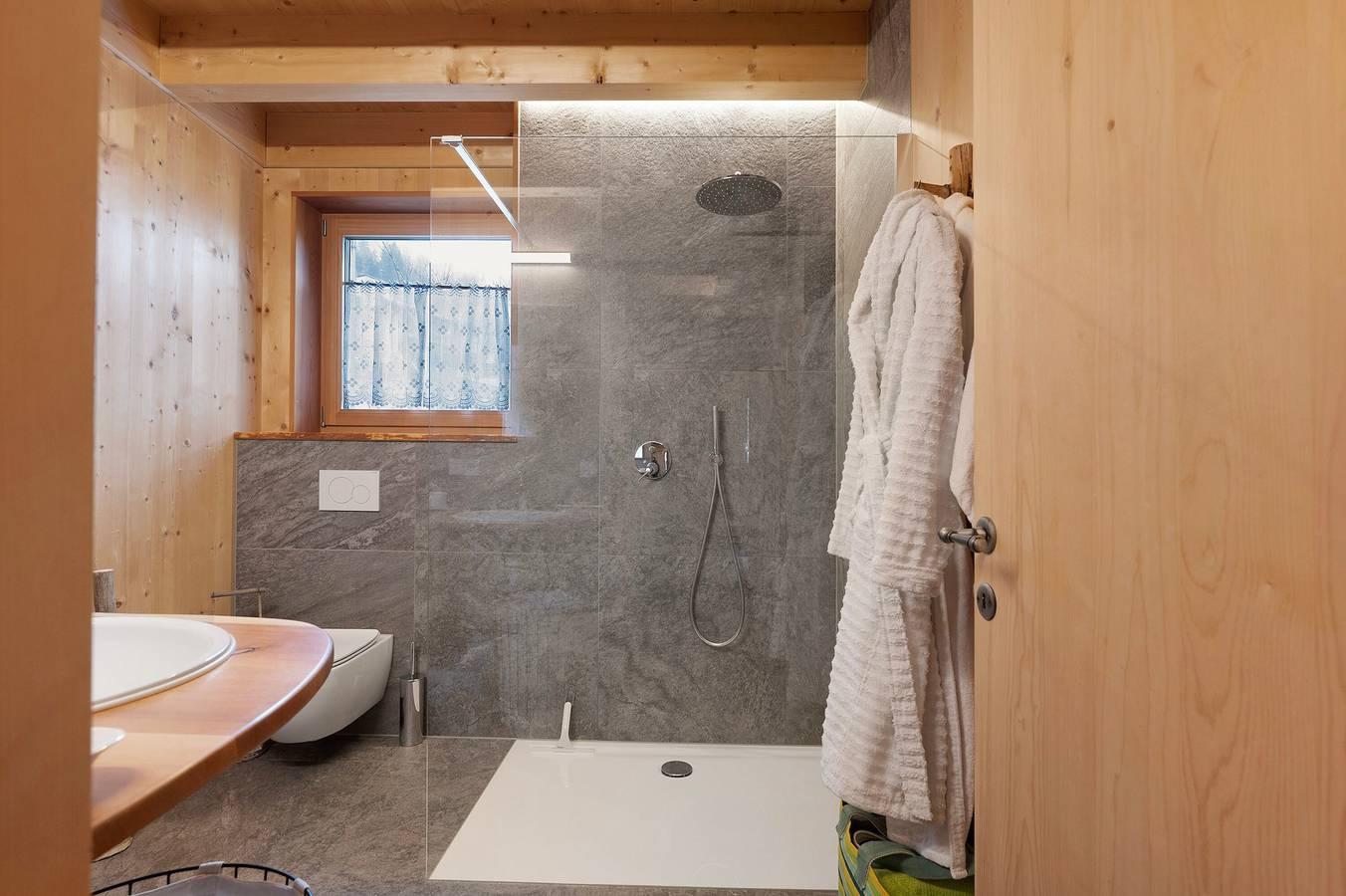 Chalet & Boomhut "Laugen Lodge" met natuurzwemvijver, sauna in Sankt Pankraz, Ortler Alps, Italië voor 7 personen foto 22