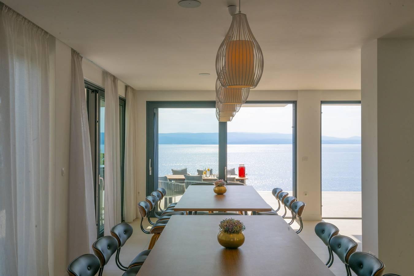 Villa met balkon/terras in Makarska Riviera, Kroatië voor 18 personen foto 21