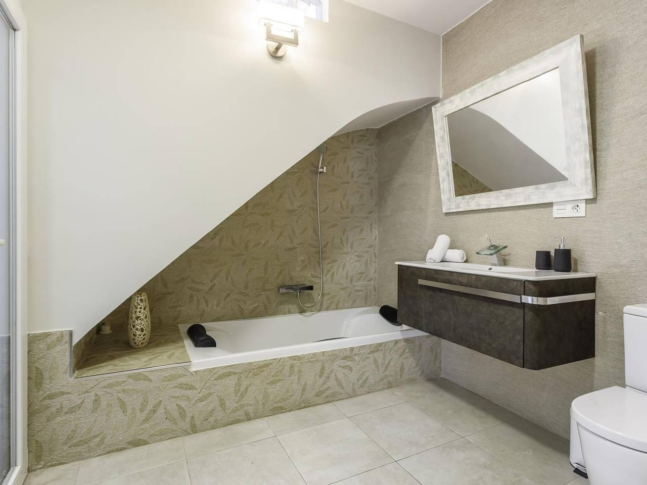 Vakantiehuis met balkon/terras en 220 m², 5 slaapkamers en 4 badkamers in Sitges, Garraf, Spanje voor 10 personen foto 23
