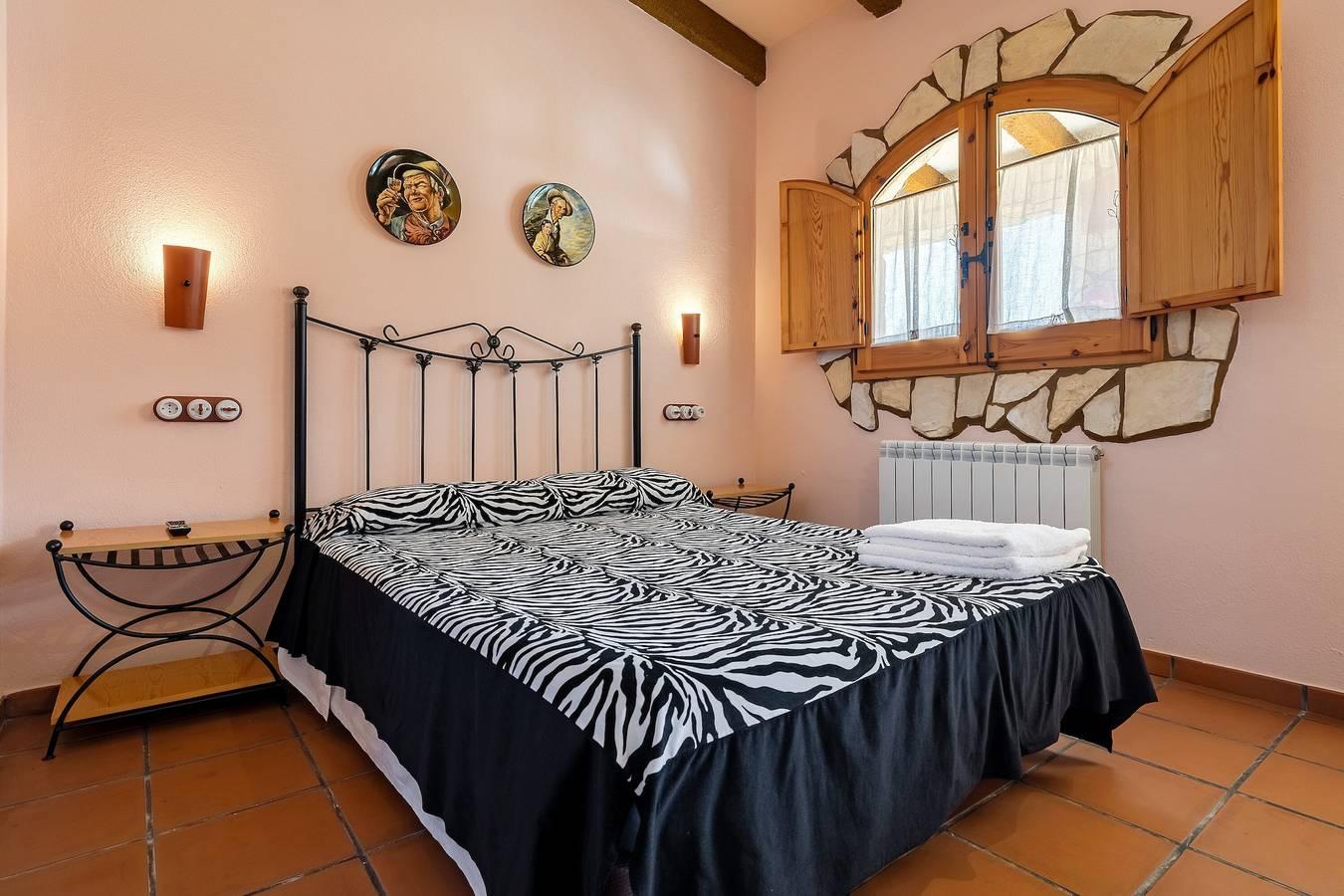 Vakantiehuis 'La Xaconera' met privé zwembad, Wi-Fi in La Riera de Gaià, Costa Dorada, Spanje voor 30 personen foto 22