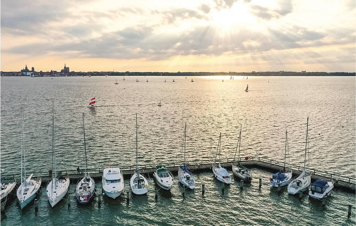 Modern appartement met strand op 2,5 km afstand in Altefähr, Rügen, Duitsland voor 6 personen foto 23