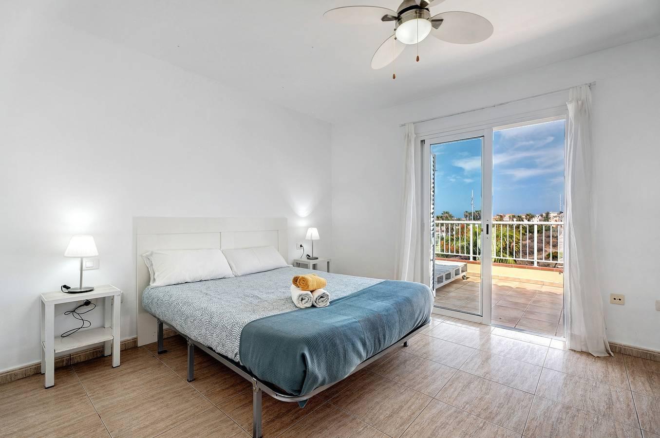 Mooi appartement in Costa Silencio met zwembad, Wi-Fi, tuin & in Costa del Silencio, Arona, Spanje voor 2 personen foto 20