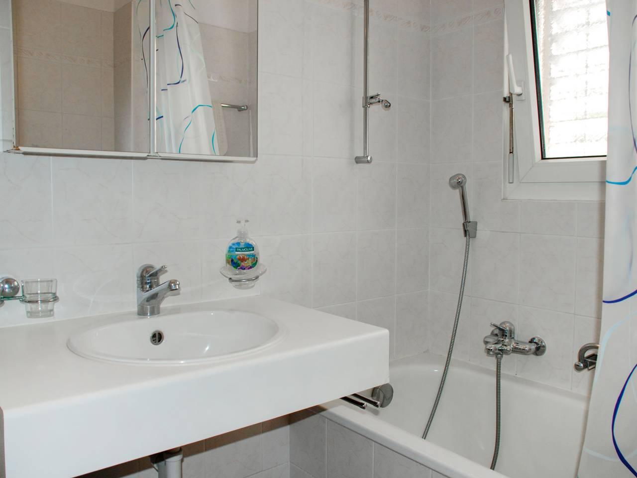 Vakantieappartement met zwembad in Caslano, Luganomeer, Zwitserland voor 4 personen foto 20