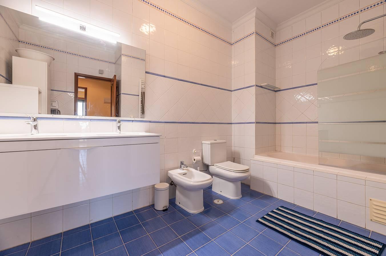 Vakantieappartement met zwembad en airconditioning in Albufeira, Portugal voor 8 personen foto 23