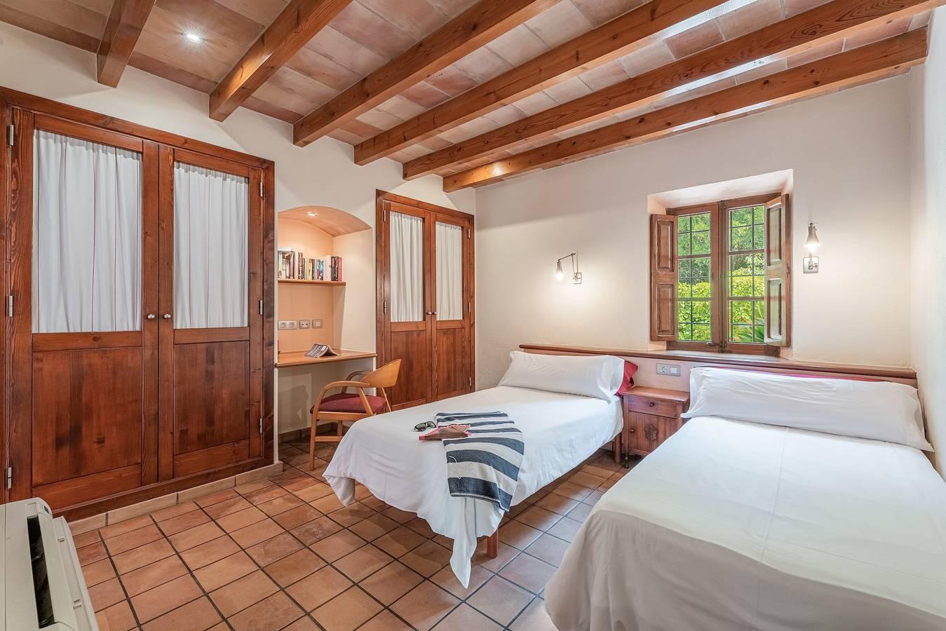 Villa Cal Llenyater dichtbij het strand met terrassen, airco & Wi-Fi in Mallorca, Spanje voor 4 personen foto 19