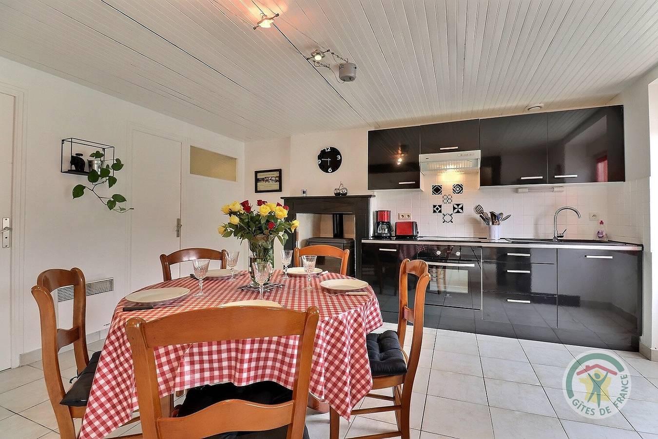 Vakantiehuis in Saint-Broladre, Frankrijk voor 5 personen foto 9