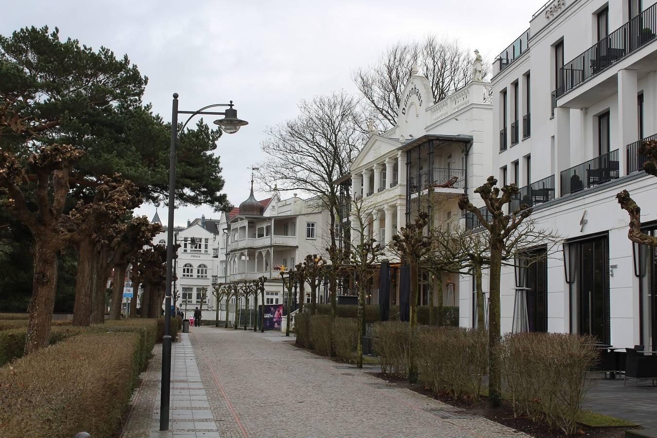 Appartement 'Gardensuite Binz' met zwembad, Wi-Fi & terras in Strand Prora, Binz, Duitsland voor 4 personen foto 24