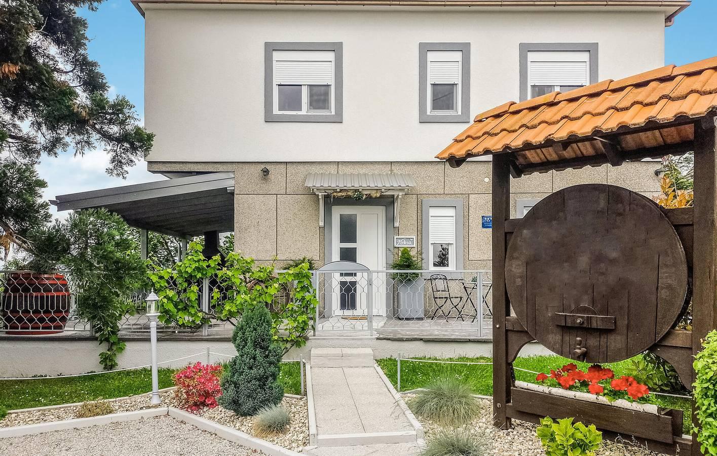 Vakantiehuis in Grad Jastrebarsko, Kroatië voor 4 personen foto 2