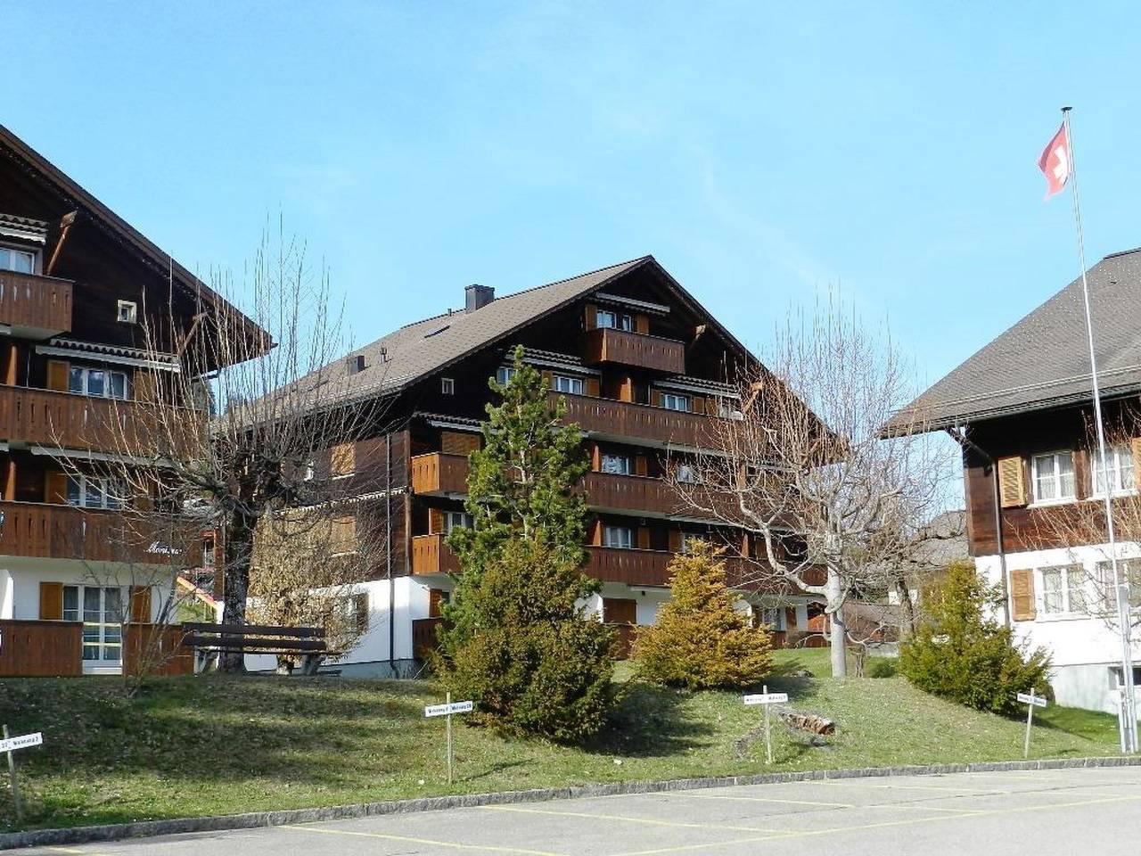 Suzanne Nr. 27 in Saanenmöser, Saanen, Zwitserland voor 2 personen foto 2