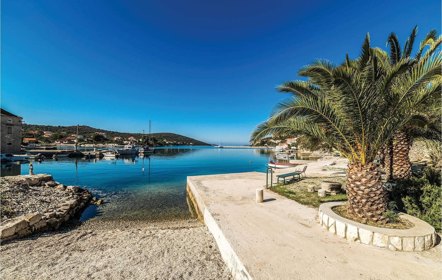 Gezellig appartement op 1,5 km van het strand: 2 in Drvenik Veliki, Drvenik Mali und Veli, Kroatië voor 5 personen foto 23