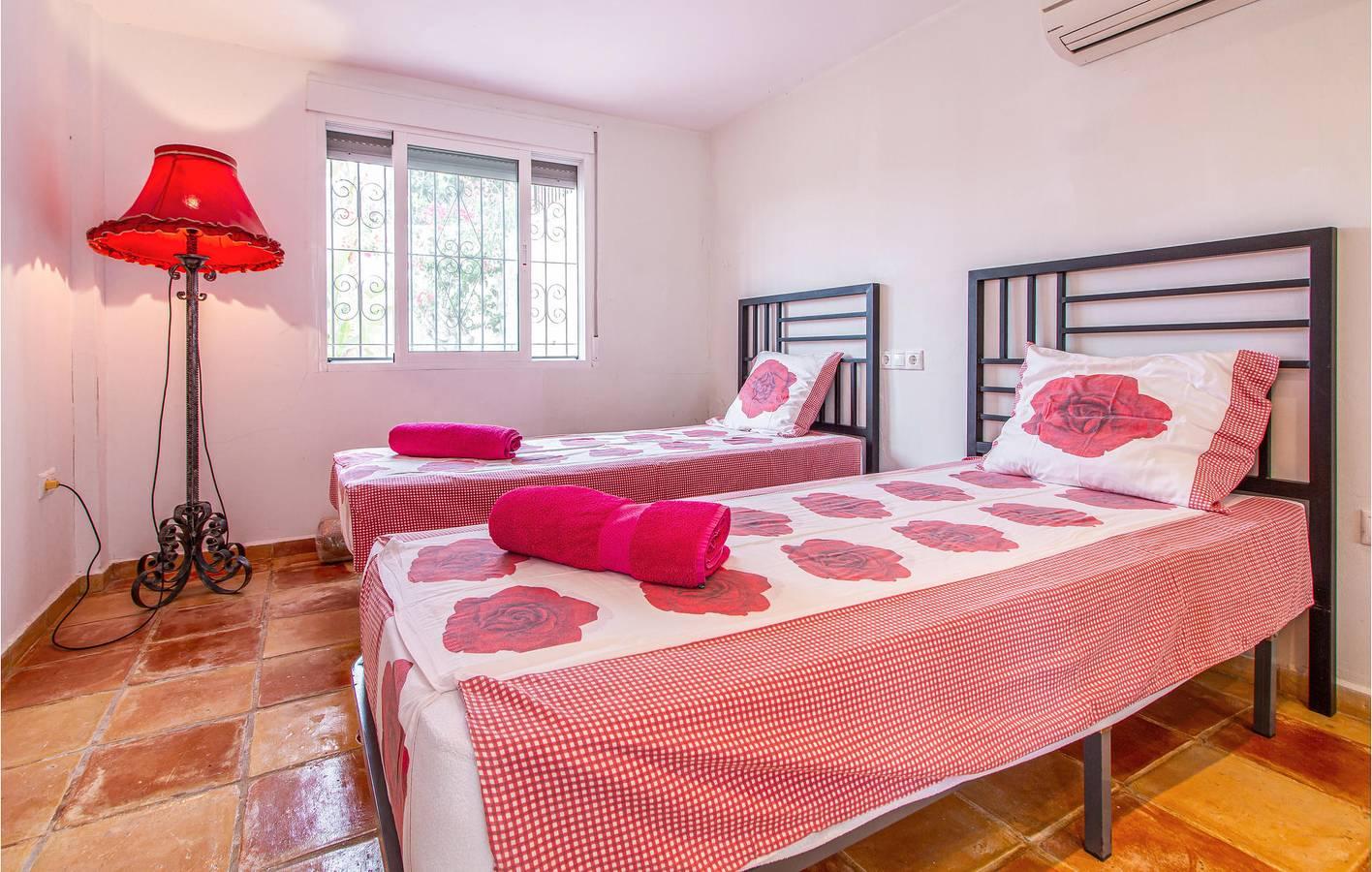 Appartement met zeezicht, zwembad en parkeerplaats in cala Piteres (el Campello), El Campello, Spanje voor 8 personen foto 22