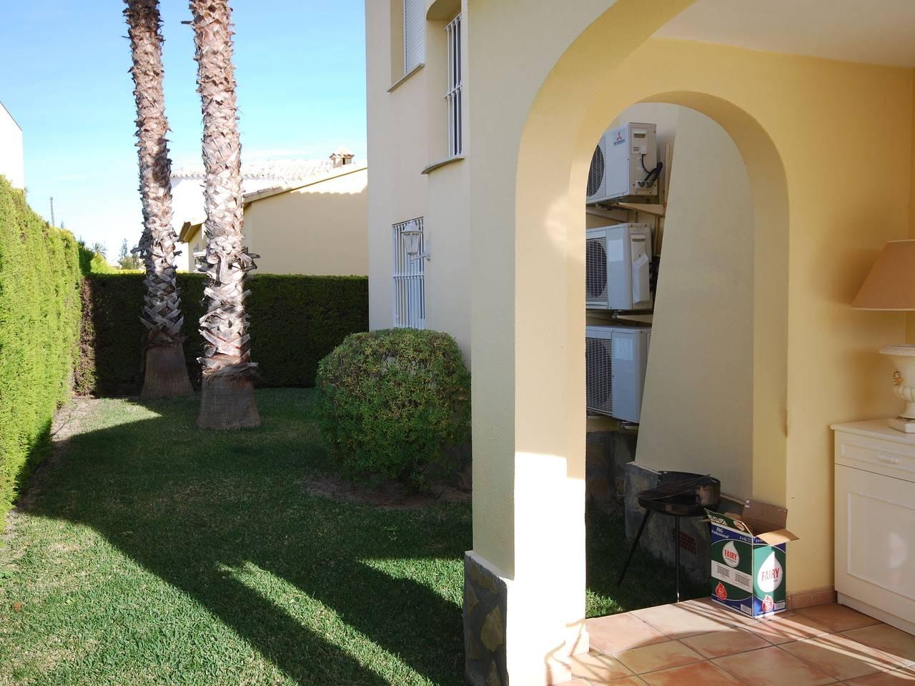Kustvilla met wellness in Oliva, Costa Blanca, Spanje voor 6 personen foto 24