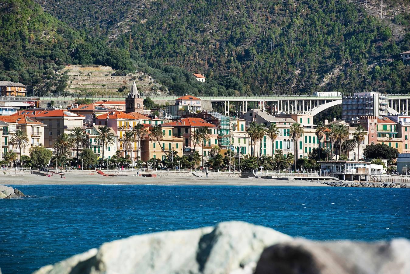Vakantieappartement met zeezicht en hond toegestaan in Varazze (City), Varazze, Italië voor 6 personen foto 20