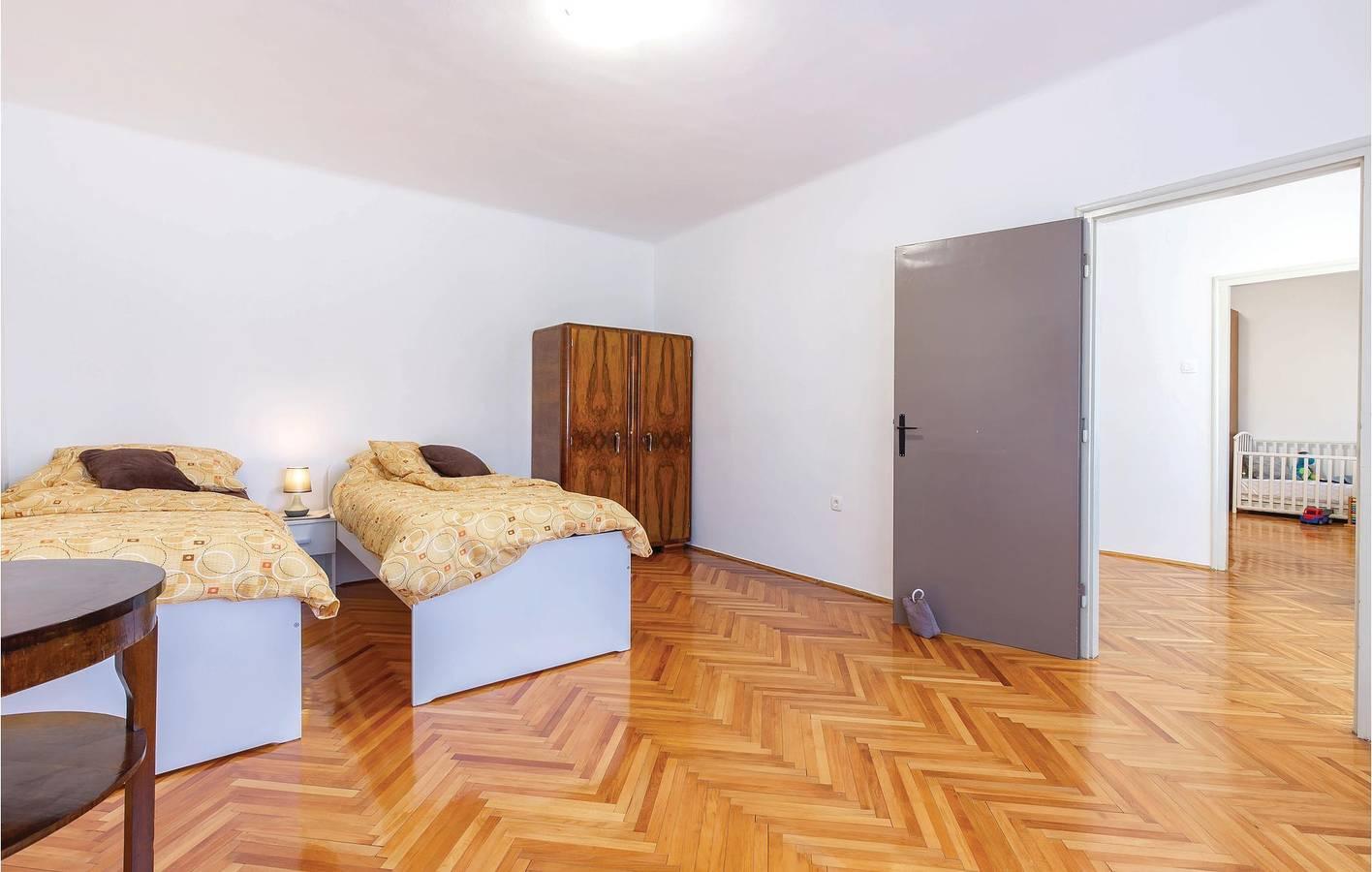Modern appartement met terras, wifi en parkeergelegenheid in Primorje-Gorski Kotar, Kroatië voor 6 personen foto 23
