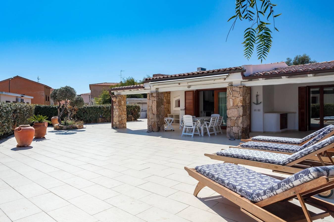 Vakantiehuis in Olbia-Tempio, Italië voor 12 personen