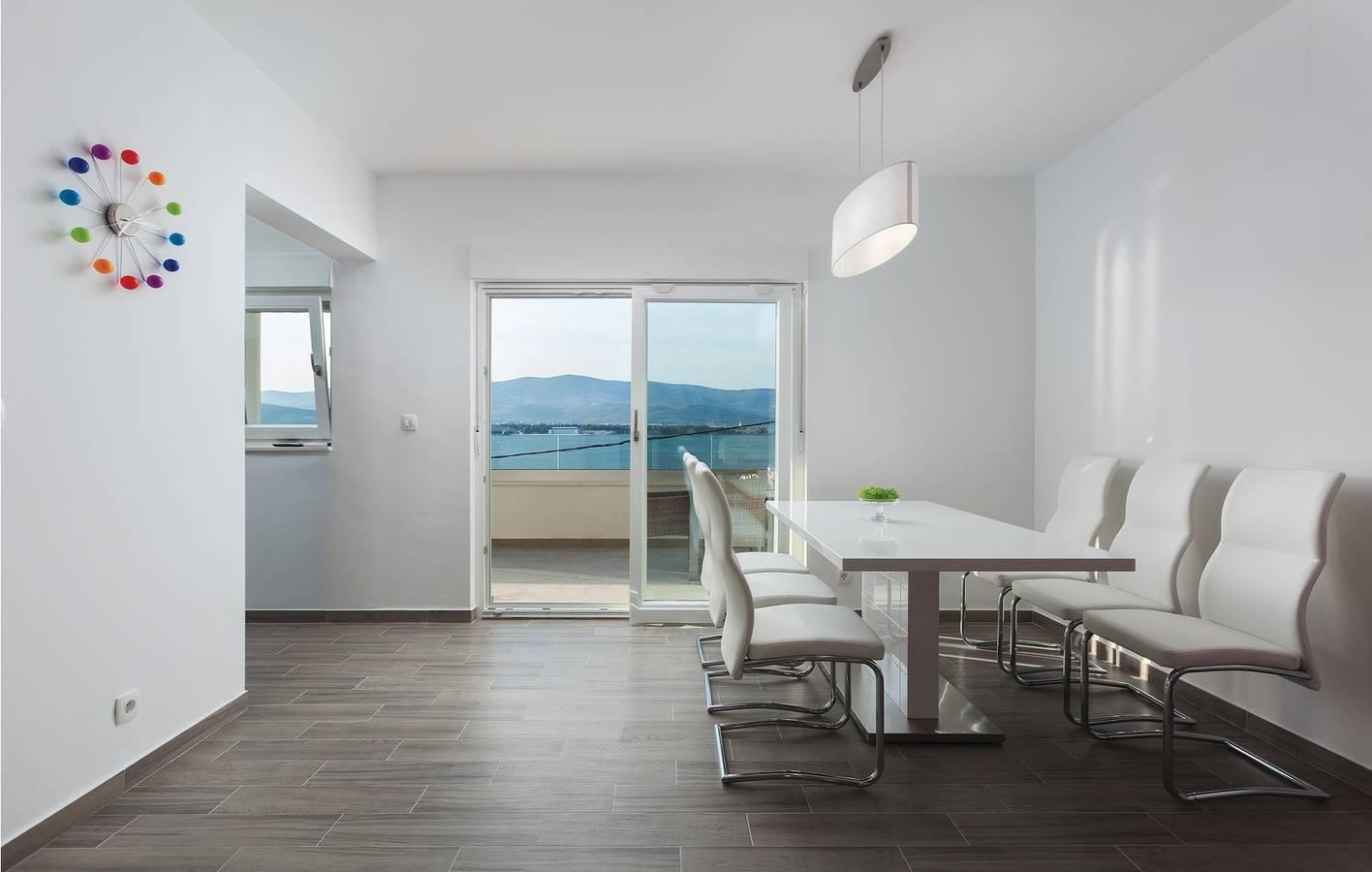 Gezellig appartement met 1 slaapkamer en zwembad in de buurt van Plaža in Arbanija, Čiovo, Kroatië voor 18 personen foto 21
