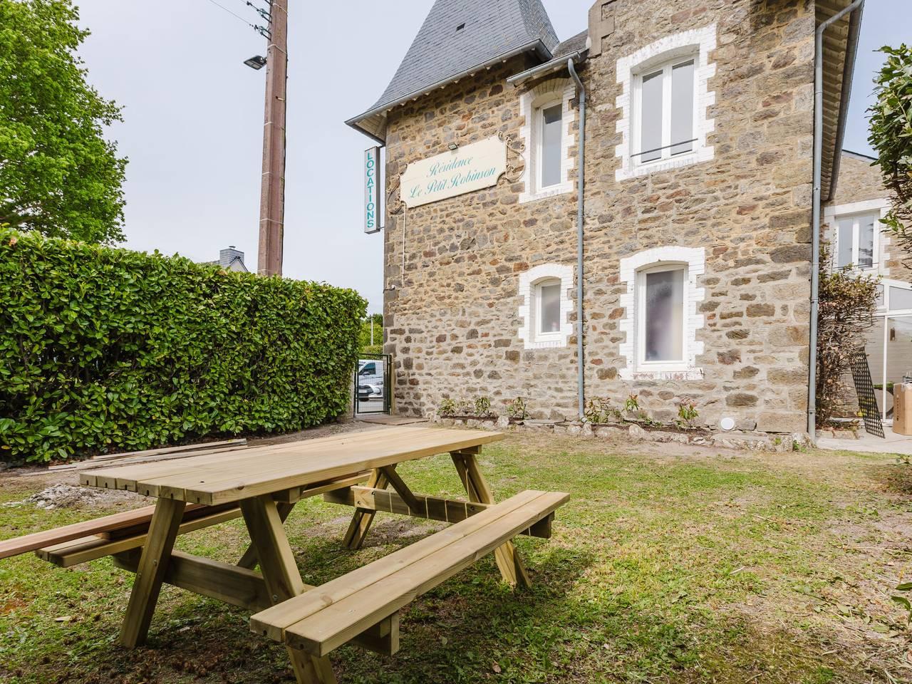 Le Petit Robinson met 1 slaapkamer en binnenzwembad in La Richardais, Saint-Malo en omgeing, Frankrijk voor 4 personen foto 15